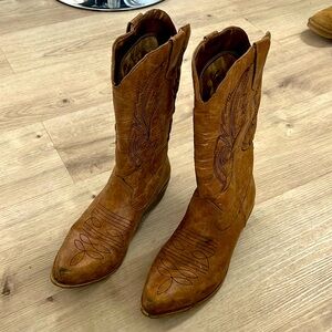 Women’s size 7.5 brown cowboy boots
